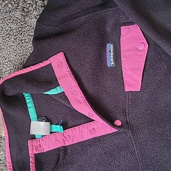 Patagonia large women's synchilla pullover snap black purple 💜 - Picture 9 of 9